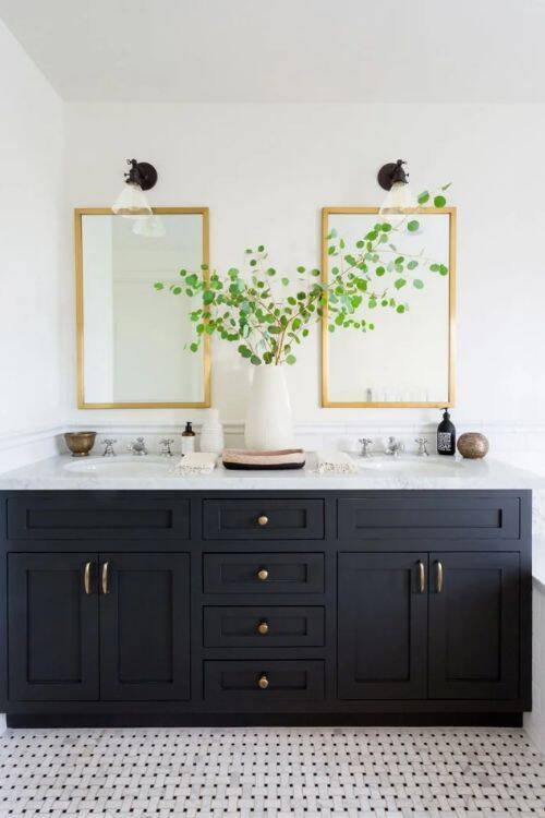 Discover the most elegant and stylish white bathroom ideas